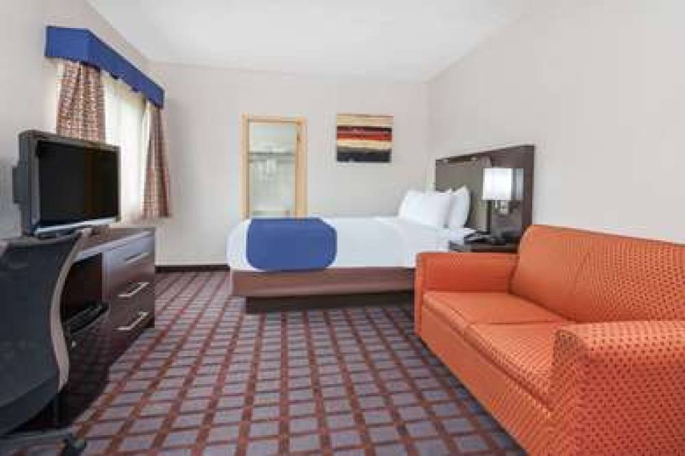 Days Inn By Wyndham Woodbury Long Island 7