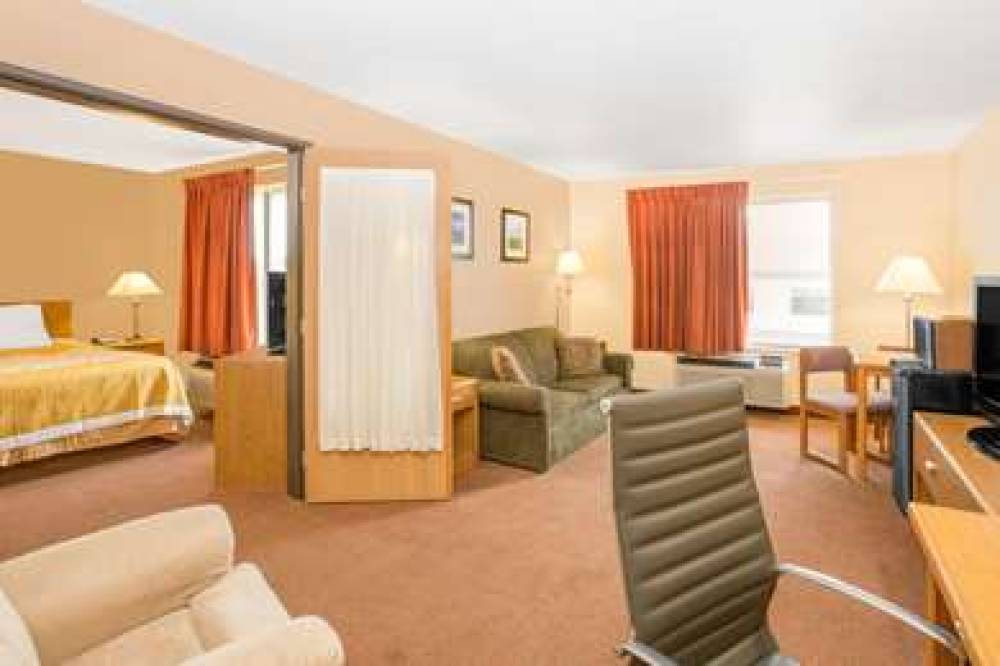 DAYS INN BY WYNDHAM, WORTHINGTON 10