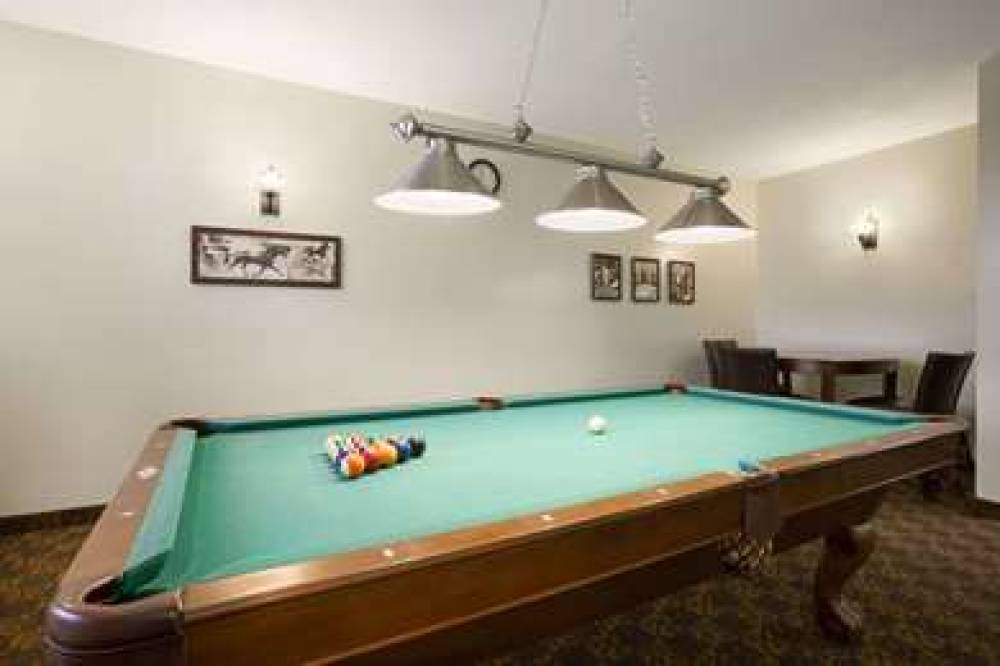 Days Inn Dawson Creek 8
