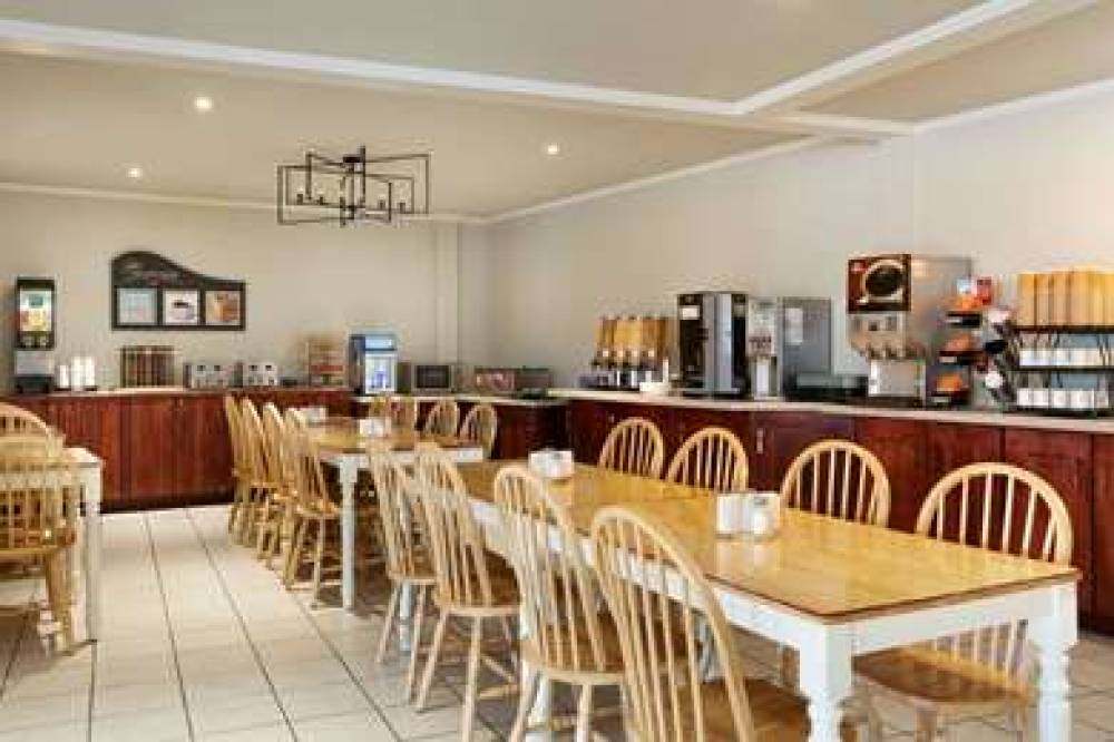 Days Inn Edmundston 10