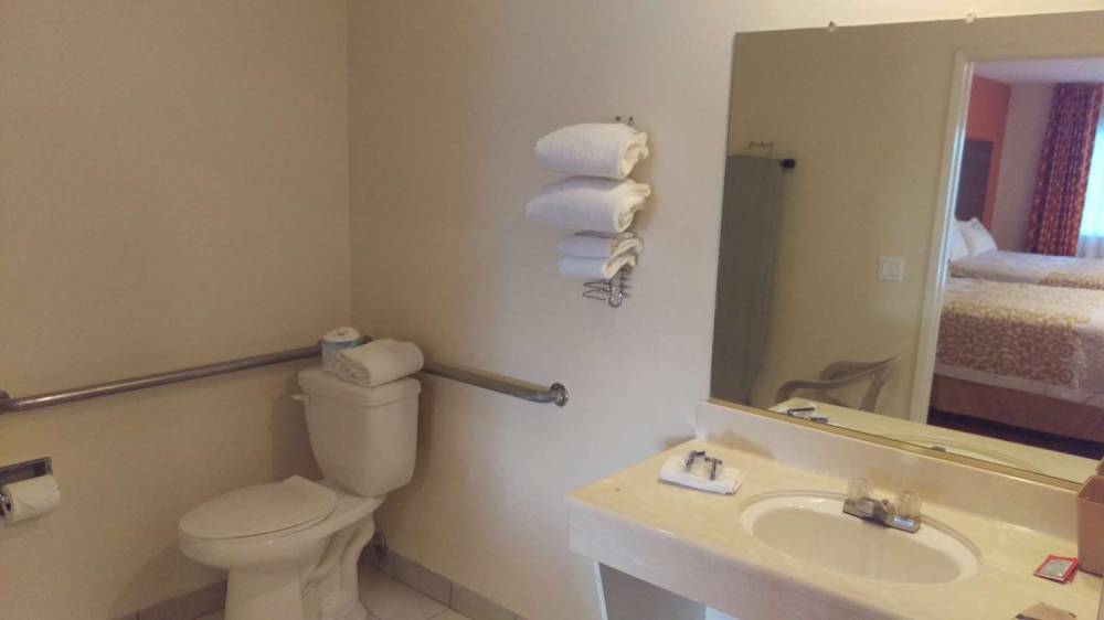 DAYS INN HEMET 5