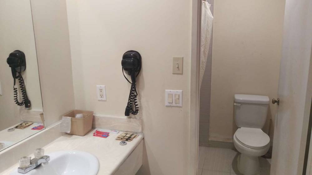 DAYS INN HEMET 7