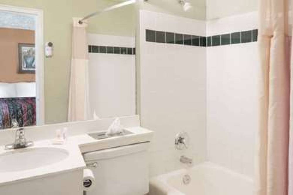 Days Inn Henrietta/Rochester Area 9
