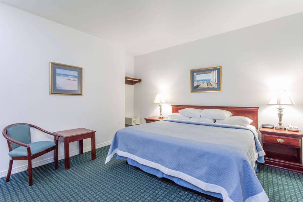 Days Inn Kill Devil Hills Oceanfront - Wilbur 10