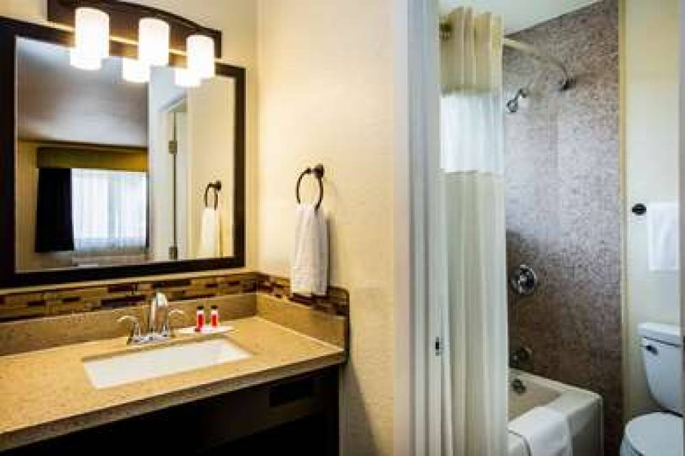 Days Inn Monterey Downtown 10