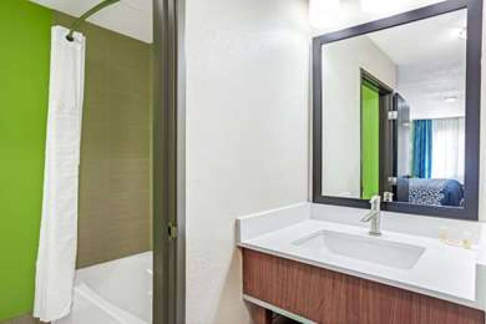 Days Inn North Dallas/Farmers Branch 7
