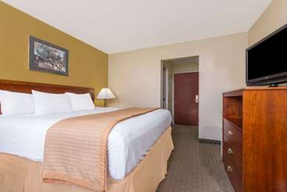 DAYS INN NORTON 4