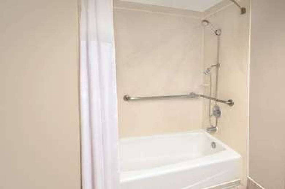 Days Inn Ontario Airport 9