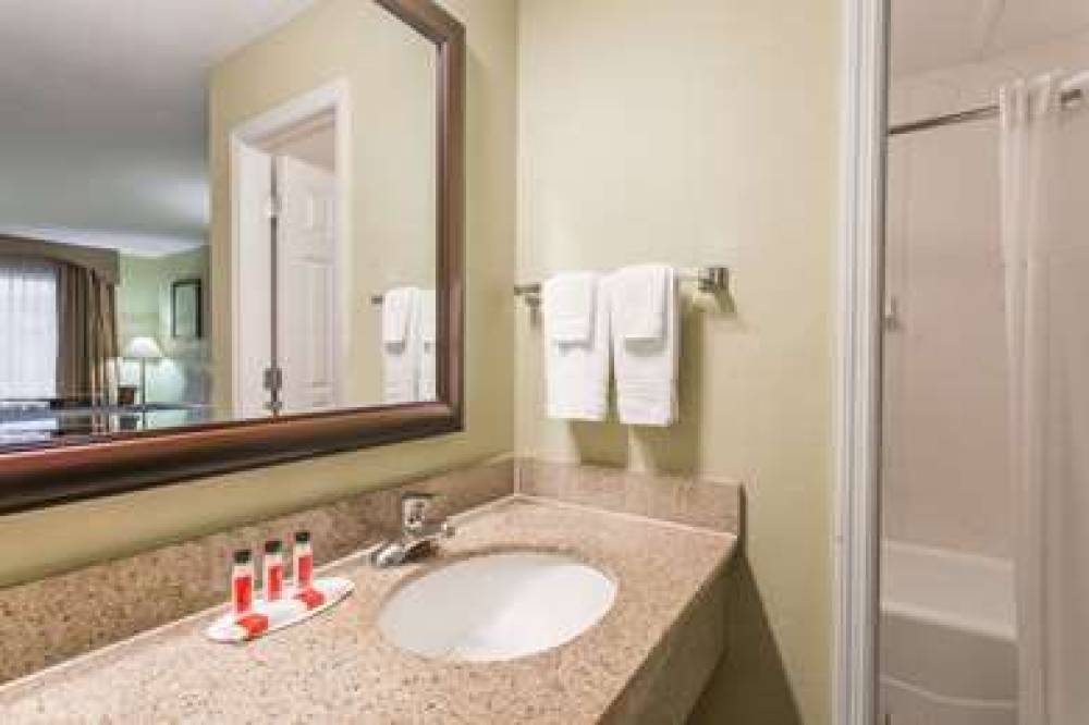 Days Inn Ormond Beach 7