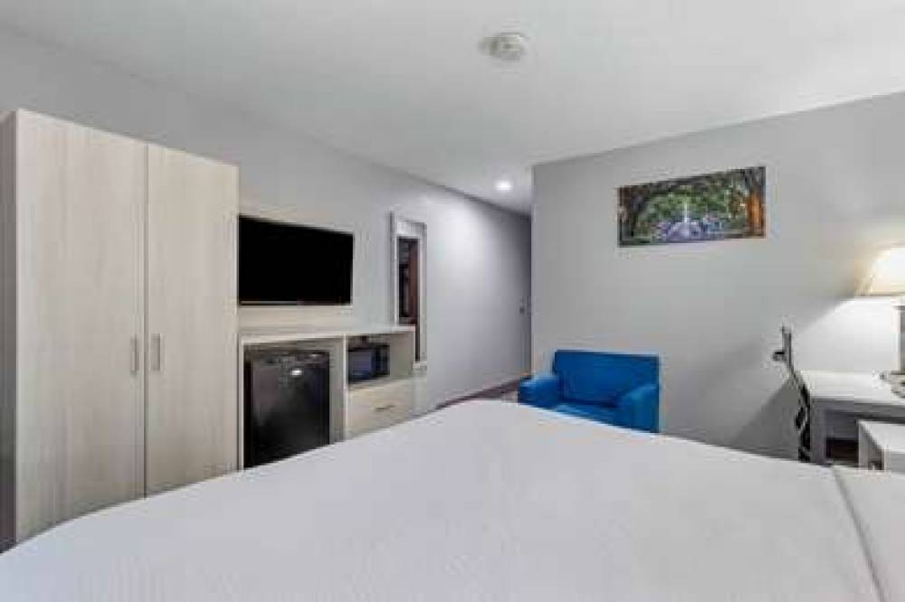 DAYS INN SAVANNAH GATEWAY 7