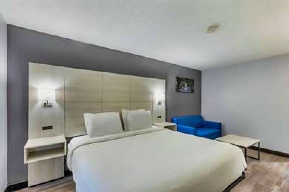 DAYS INN SAVANNAH GATEWAY 10