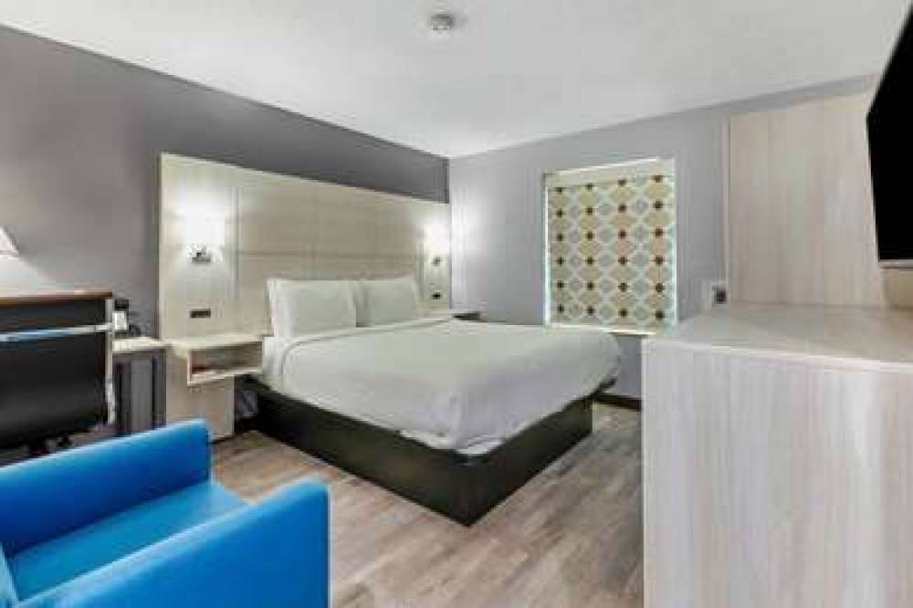 DAYS INN SAVANNAH GATEWAY 8