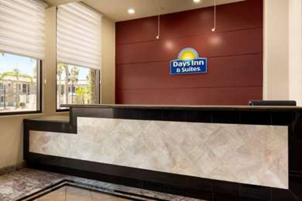 DAYS INN & SUITES BY WYNDHAM ANAHEI 3