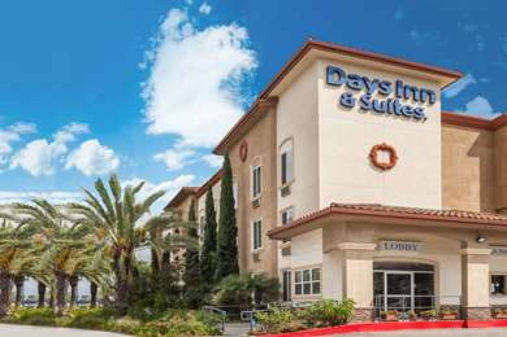 Days Inn & Suites By Wyndham Anaheim Resort