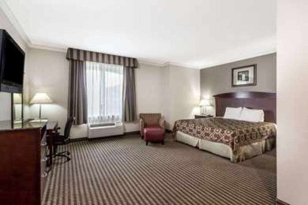 Days Inn & Suites By Wyndham Anaheim Resort 4