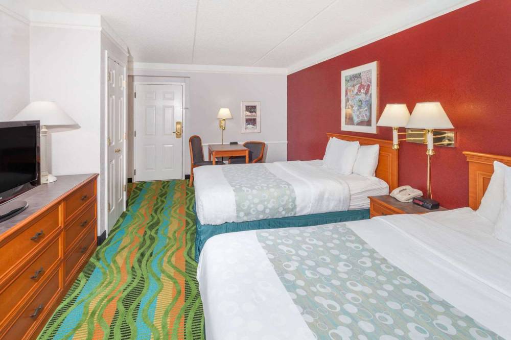 DAYS INN & SUITES BY WYNDHAM ARLING 5