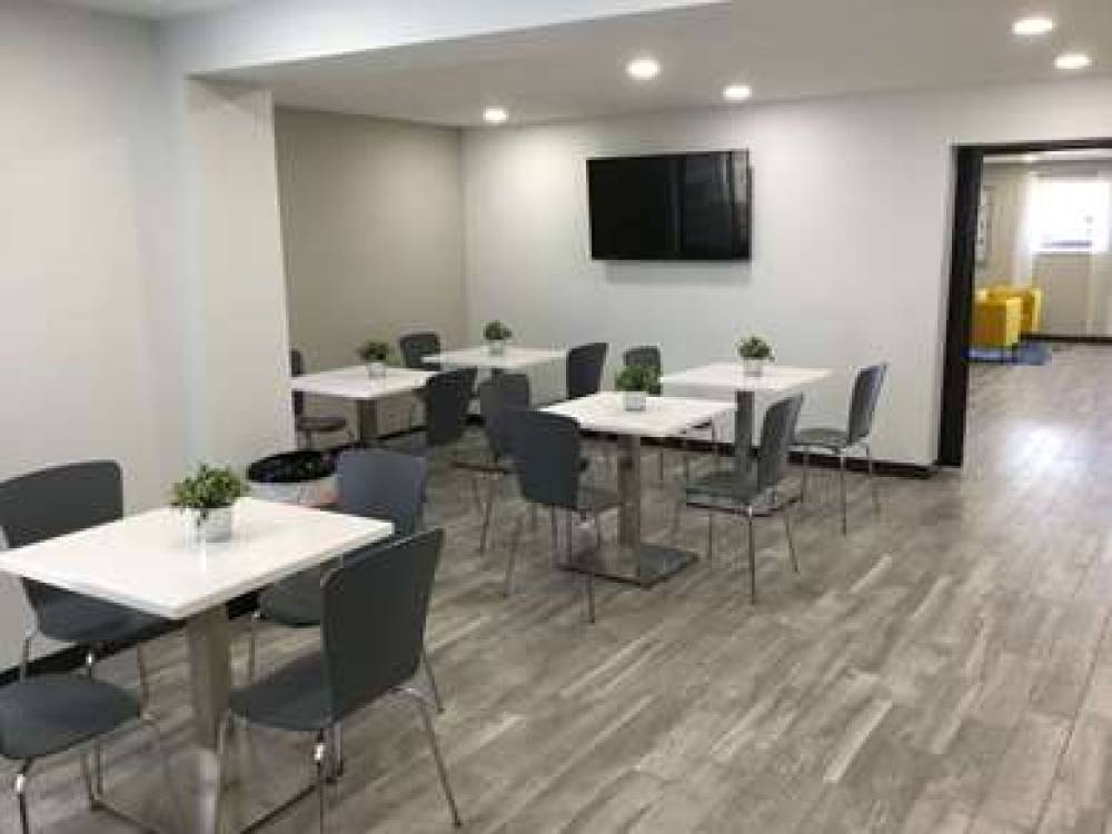 DAYS INN & SUITES BY WYNDHAM CINCIN 9