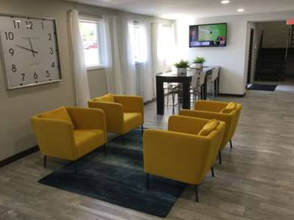 DAYS INN & SUITES BY WYNDHAM CINCIN 2