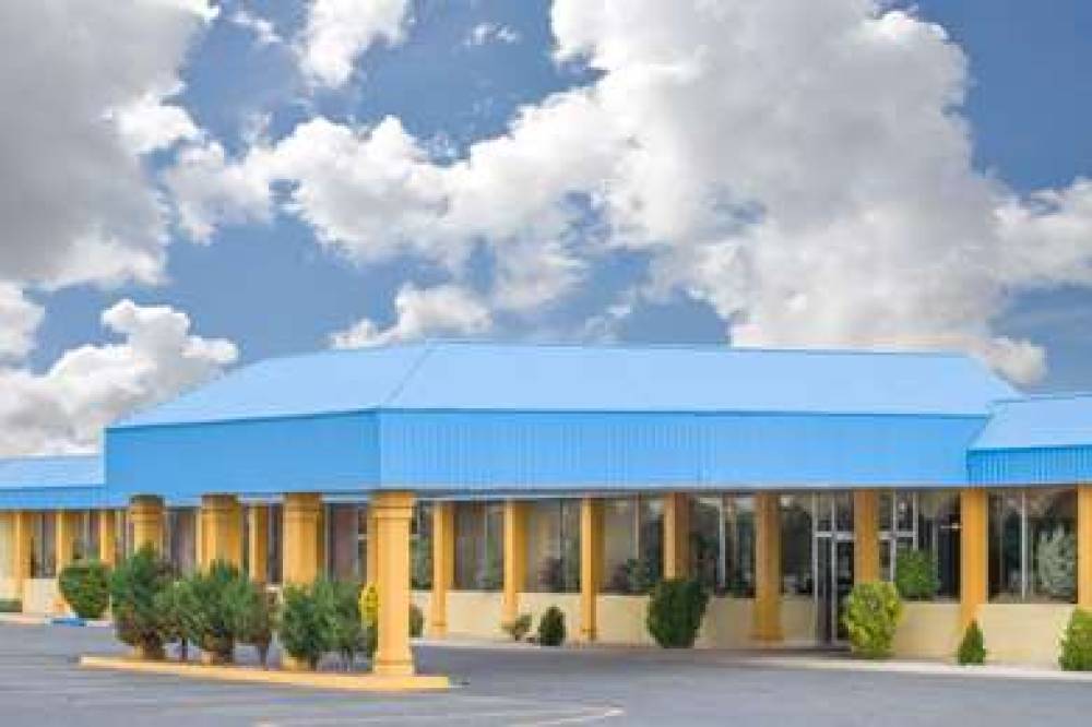 Days Inn & Suites By Wyndham Clovis