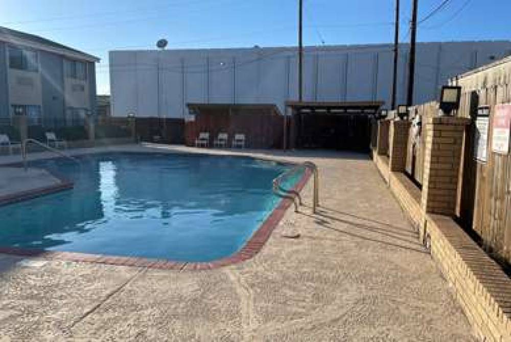 Days Inn & Suites By Wyndham Corpus Christi Central 4