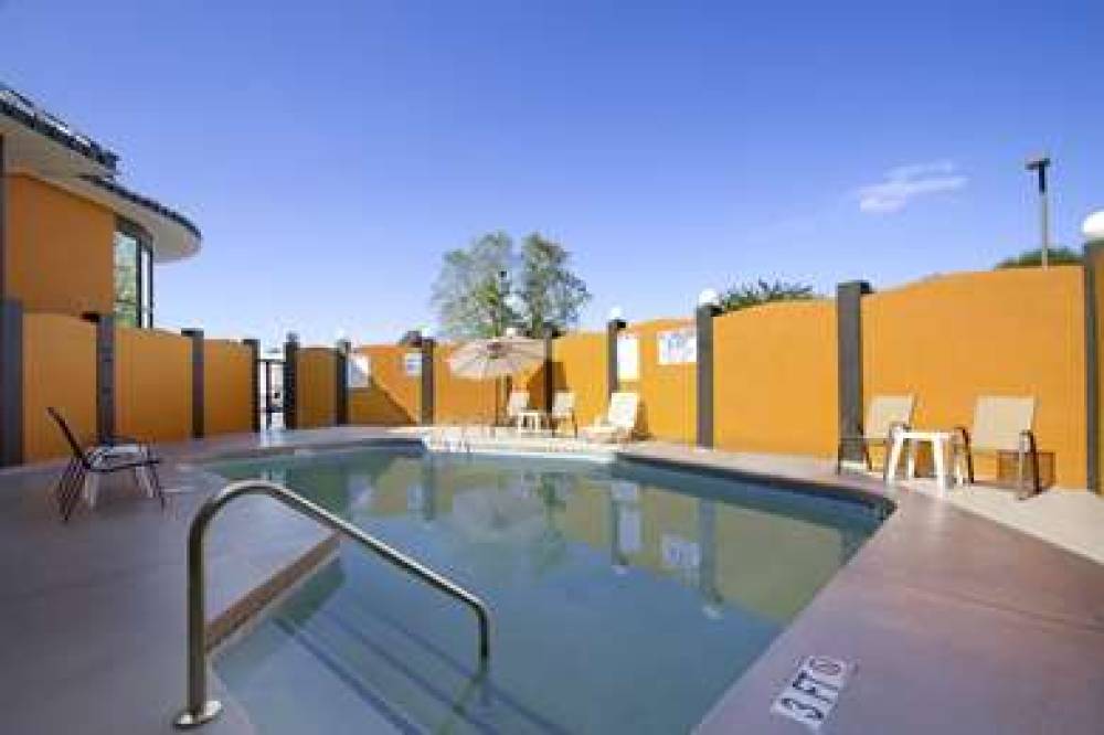 RED ROOF INN SUITES DUNCAN 3