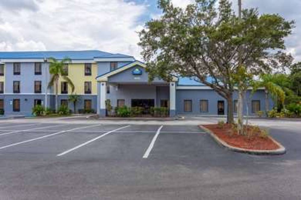 Days Inn & Suites By Wyndham Lakeland 2