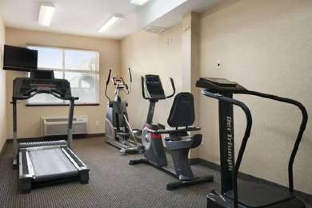 DAYS INN & SUITES BY WYNDHAM, LANGL 6