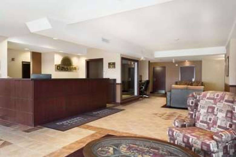DAYS INN & SUITES BY WYNDHAM, LANGL 3