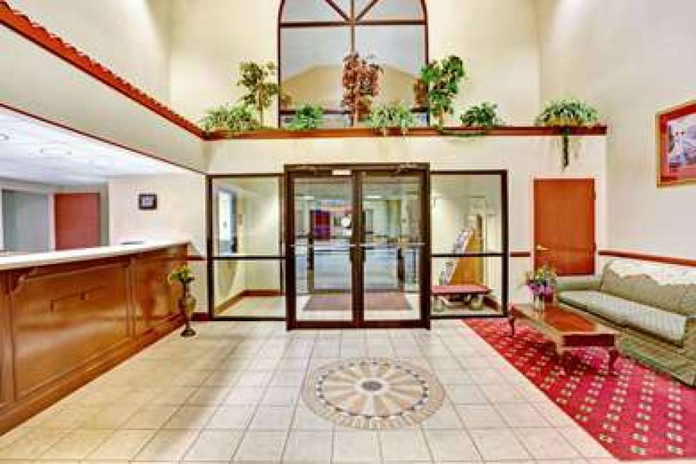 Days Inn & Suites By Wyndham Louisville SW 3