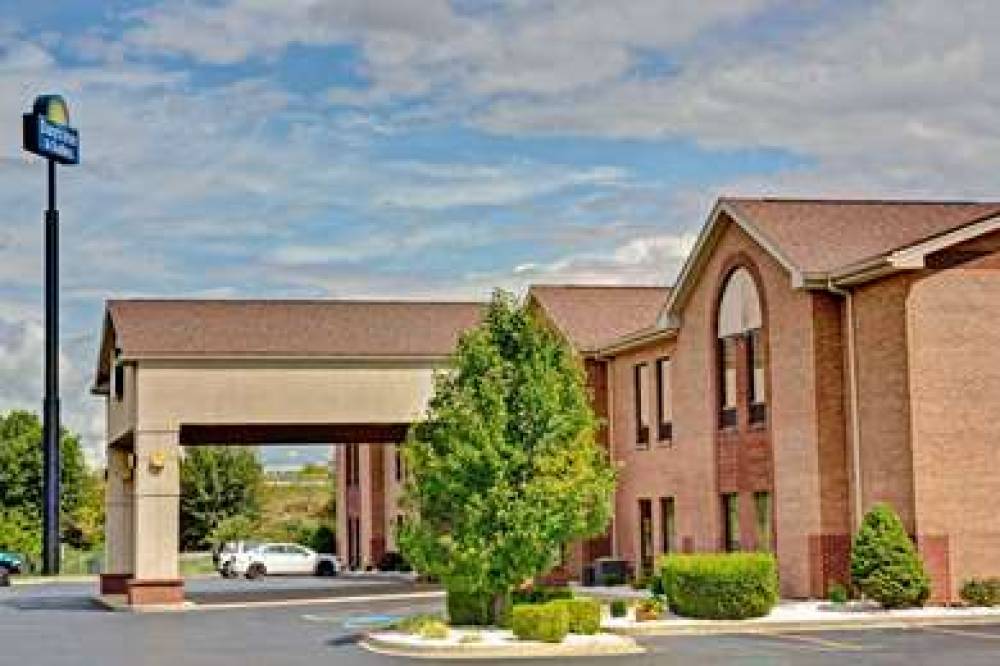 Days Inn & Suites By Wyndham Louisville SW 1