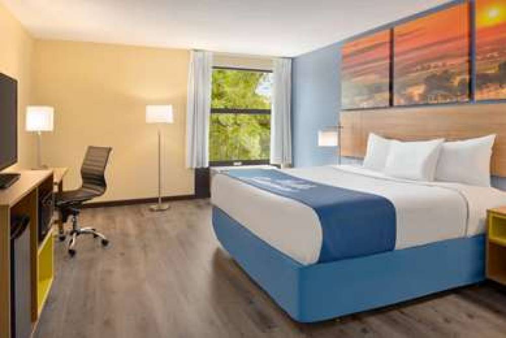 DAYS INN & SUITES BY WYNDHAM MERRIL 10