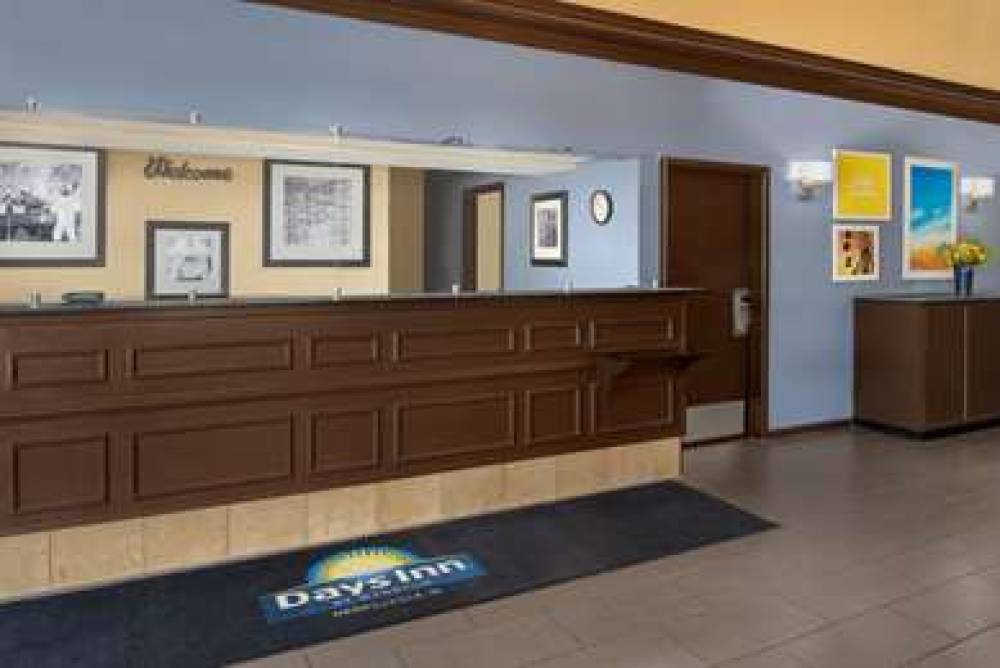 DAYS INN & SUITES BY WYNDHAM MERRIL 3