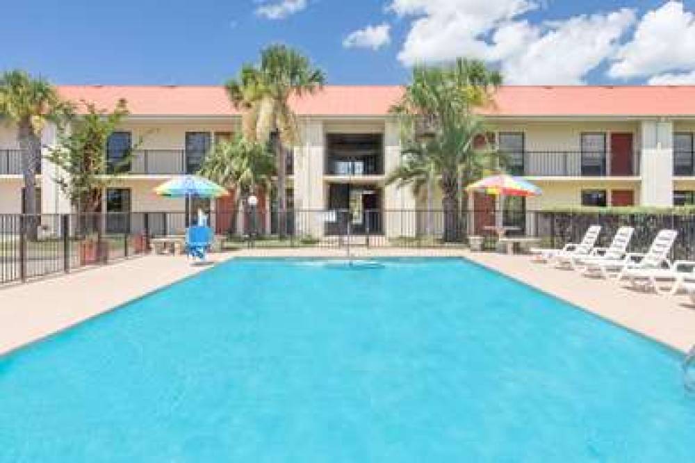 Days Inn & Suites By Wyndham Navarre Conference Center 5
