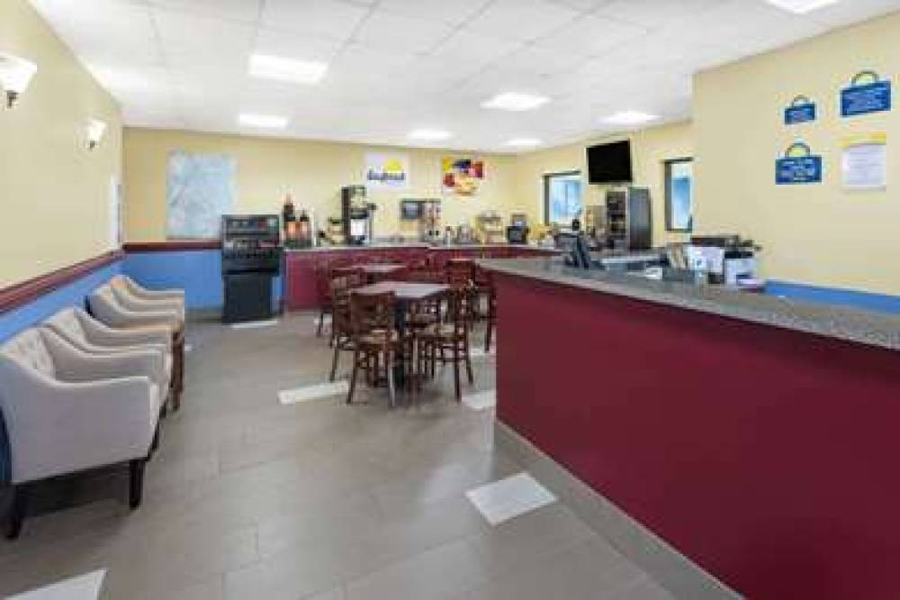Days Inn & Suites By Wyndham Norcross 3