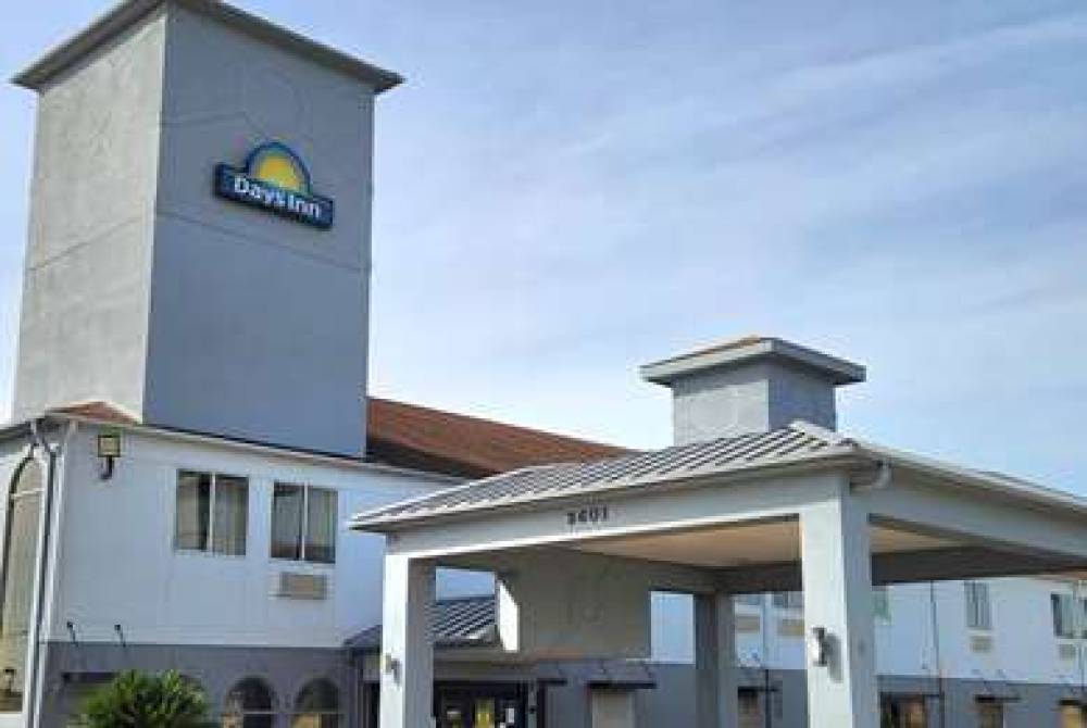 Days Inn & Suites By Wyndham Pasadena 2