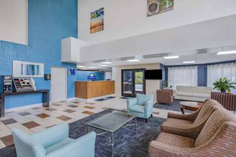 DAYS INN & SUITES BY WYNDHAM SAVANN 1