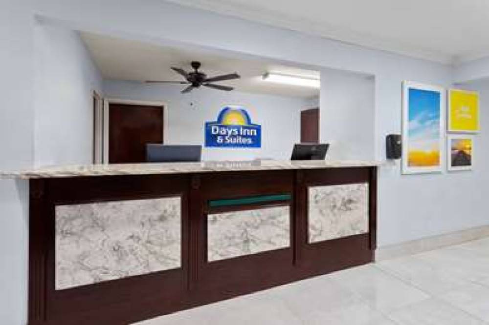 DAYS INN & SUITES BY WYNDHAM SILER 6