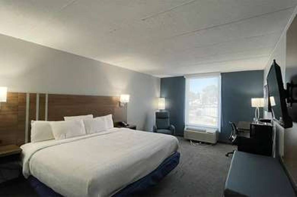 DAYS INN & SUITES BY WYNDHAM SPRING 7