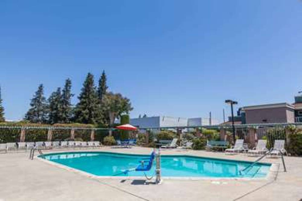 Days Inn & Suites By Wyndham Sunnyvale 3
