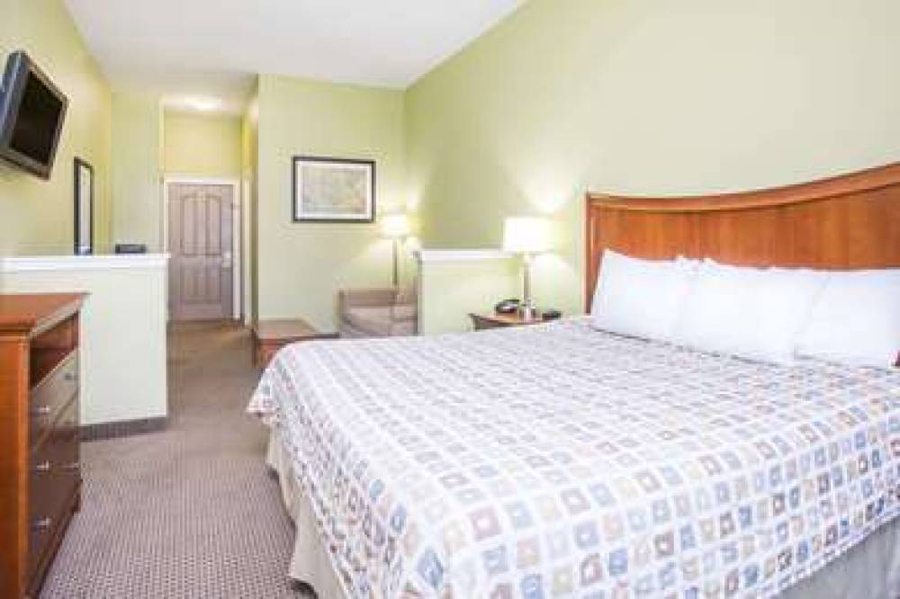 Days Inn & Suites By Wyndham Swainsboro 6