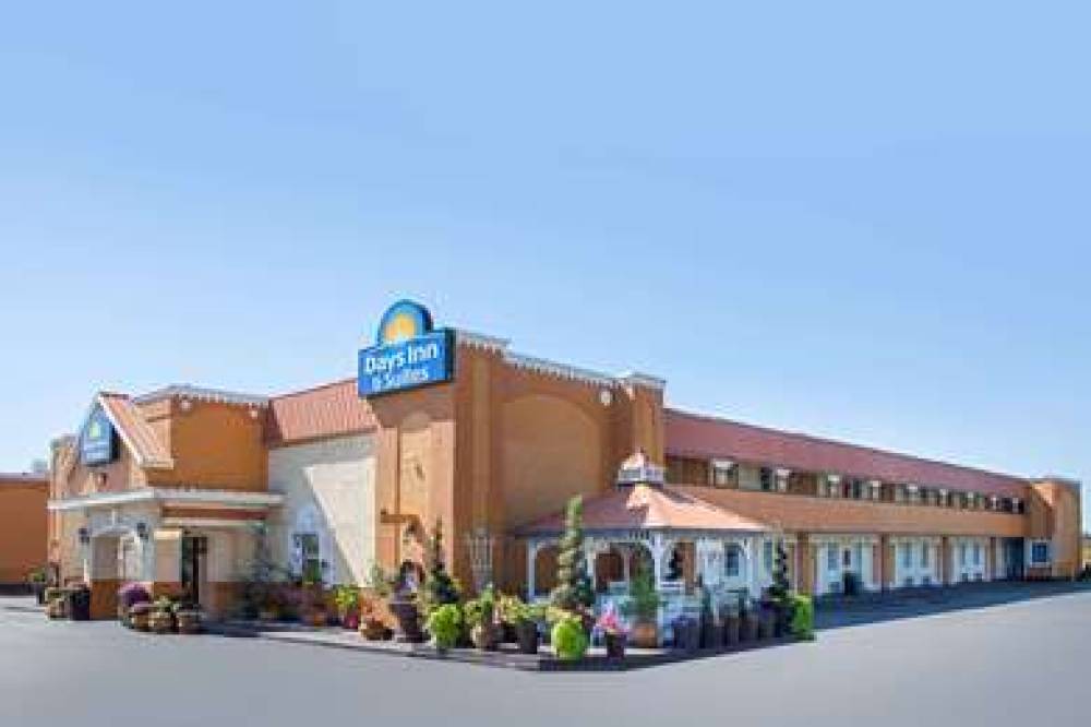Days Inn & Suites By Wyndham Terre Haute
