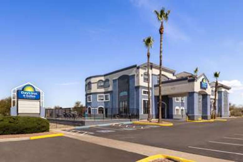 Days Inn & Suites By Wyndham Tucson/Marana 8