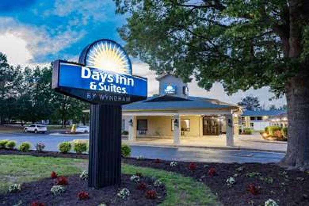 Days Inn & Suites By Wyndham W