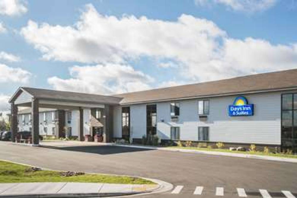 Days Inn & Suites By Wyndham, Wausau