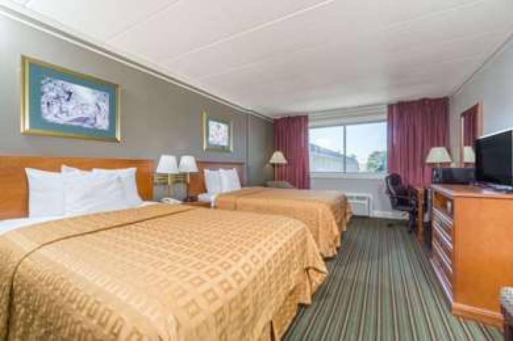 Days Inn & Suites Columbus East Airport 6