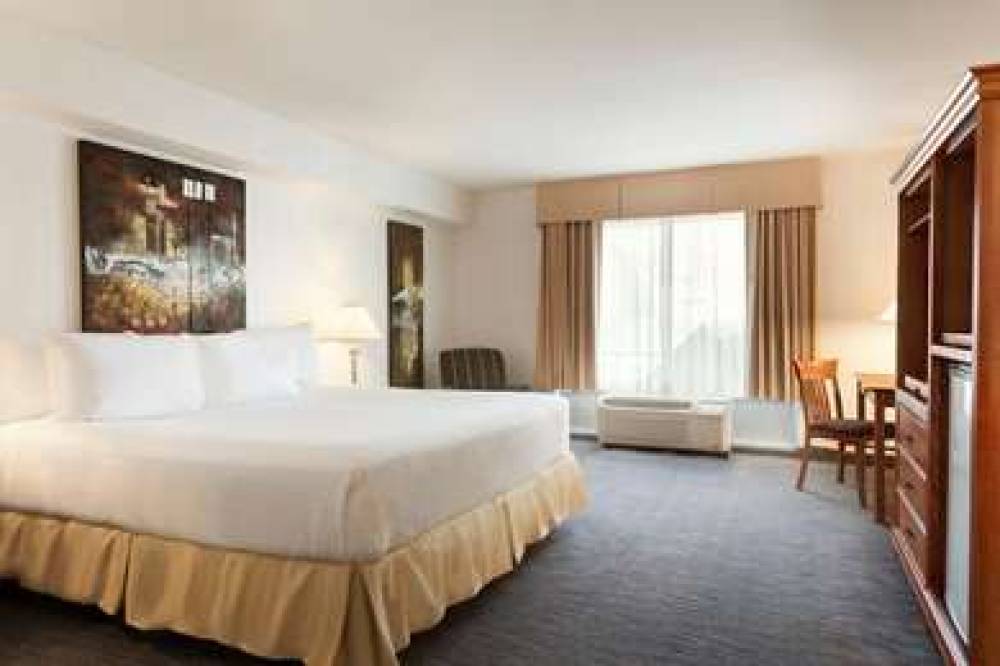 DAYS INN & SUITES - NIAGARA FALLS C 7