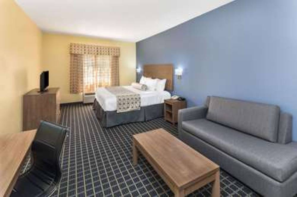 DAYS INN & SUITES UNION CITY 9