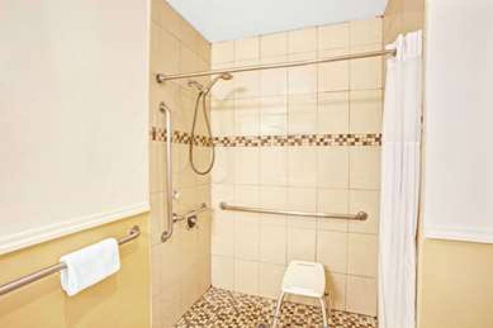 Days Inn Whittier Los Angeles 9