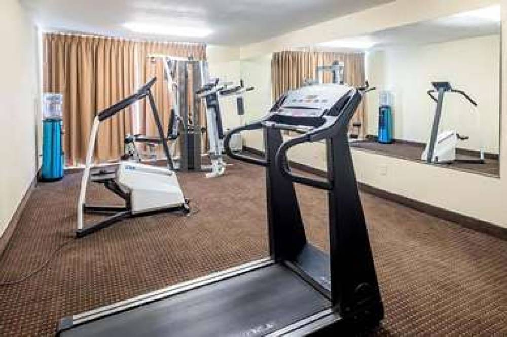 DAYS INN WILLIAMSPORT 4