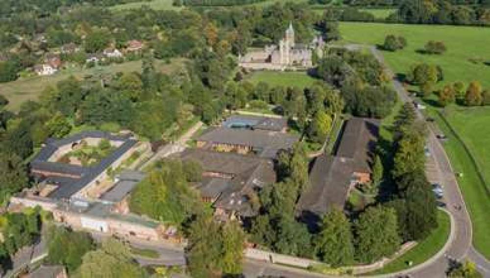 DE VERE HORSLEY ESTATE 3